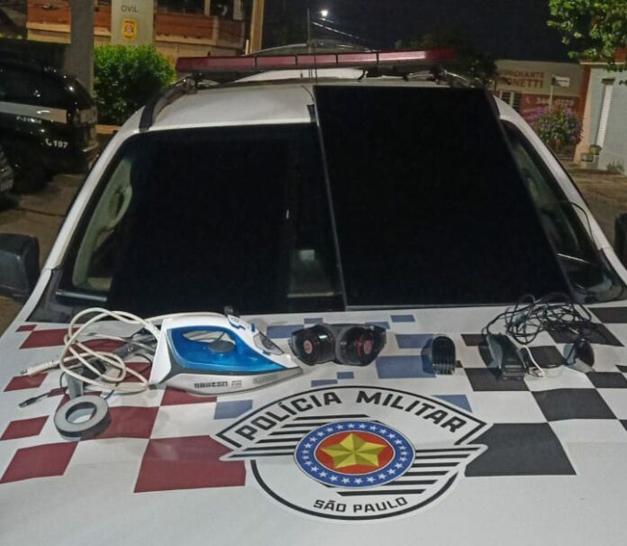 Quadrilha invade condomínio quatro vezes em Limeira e dupla é presa com 