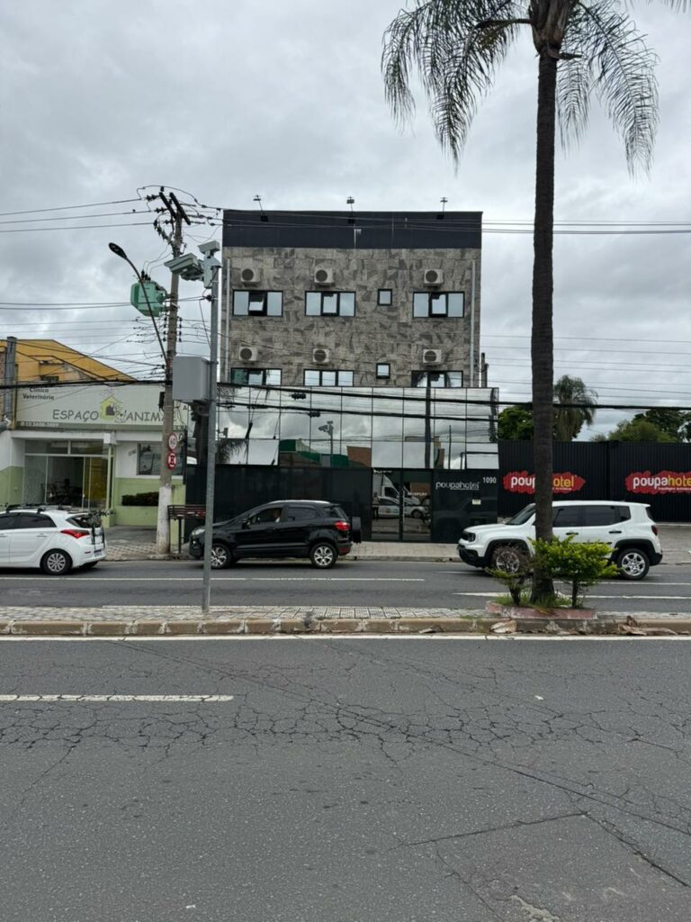 Mulher é morta a facadas dentro de hotel em Taubaté