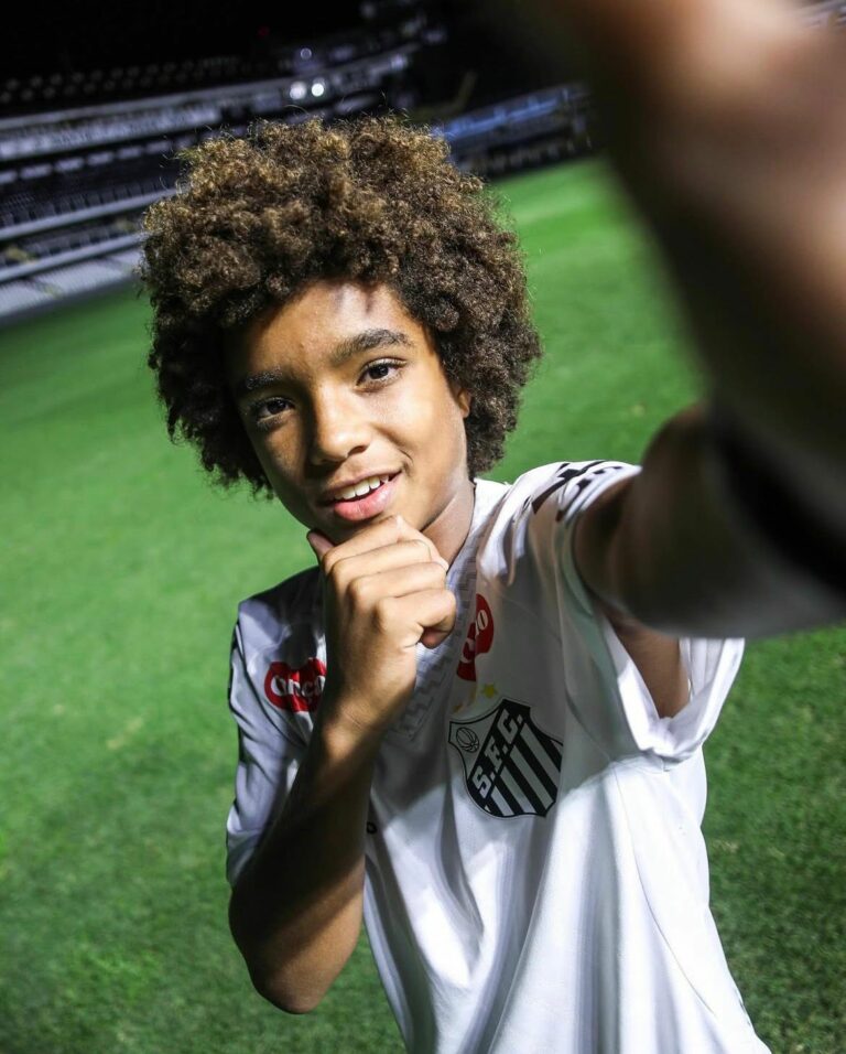 Santos garante permanência da joia Kauan Basile