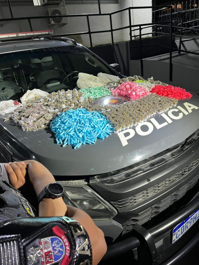 BAEP prende casal com 12 kg de drogas em São José