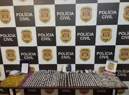 Polícia prende duas mulheres em 'casa bomba' do tráfico em Taubaté