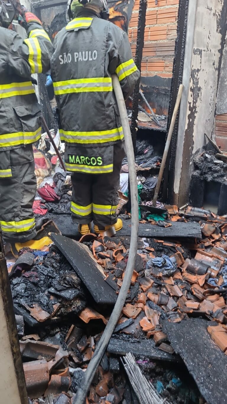 Incêndio atinge residência em São Sebastião