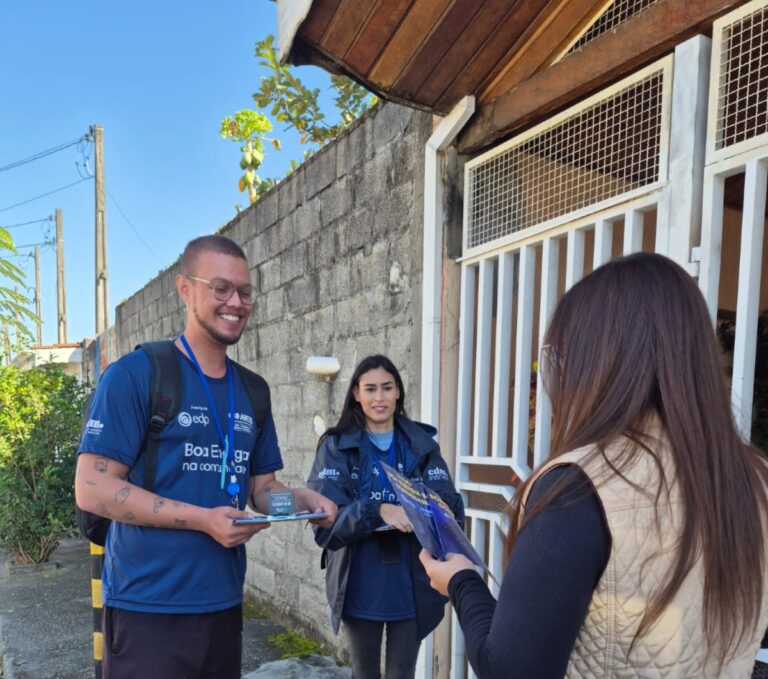 EDP visita bairros de Guaratinguetá para incentivar uso consciente e sustentável de energia