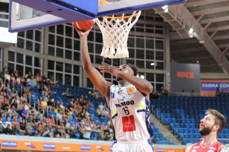 São José Basketball recebe o Cruzeiro em busca da quarta vitória seguida no NBB