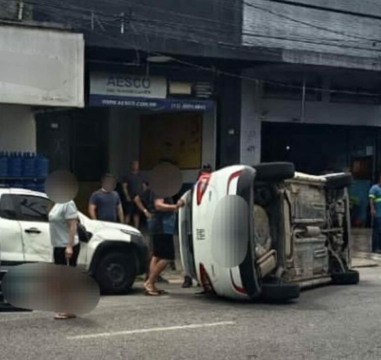 Motorista perde o controle e capota com veíuclo em avenida de Santos