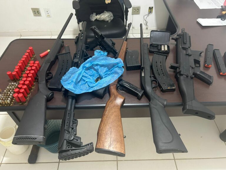 Arsenal de armas é apreendido em condomínio de cidade do Vale do Ribeira