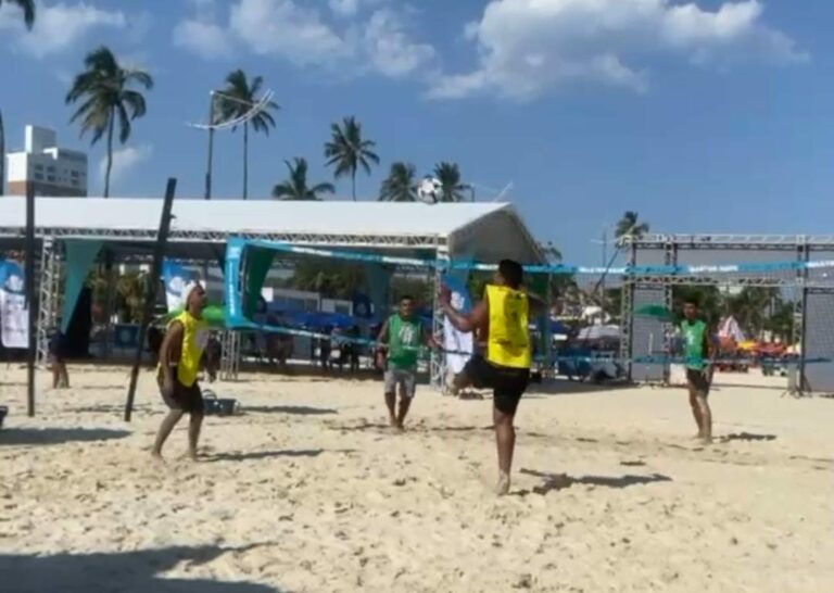 Futevôlei é uma das atividades esportivas das Arenas  de Verão TH+ Band 2026