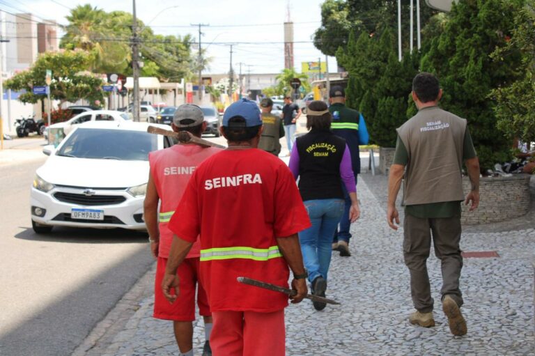 Fiscalização na orla notifica estabelecimentos comerciais em João Pessoa