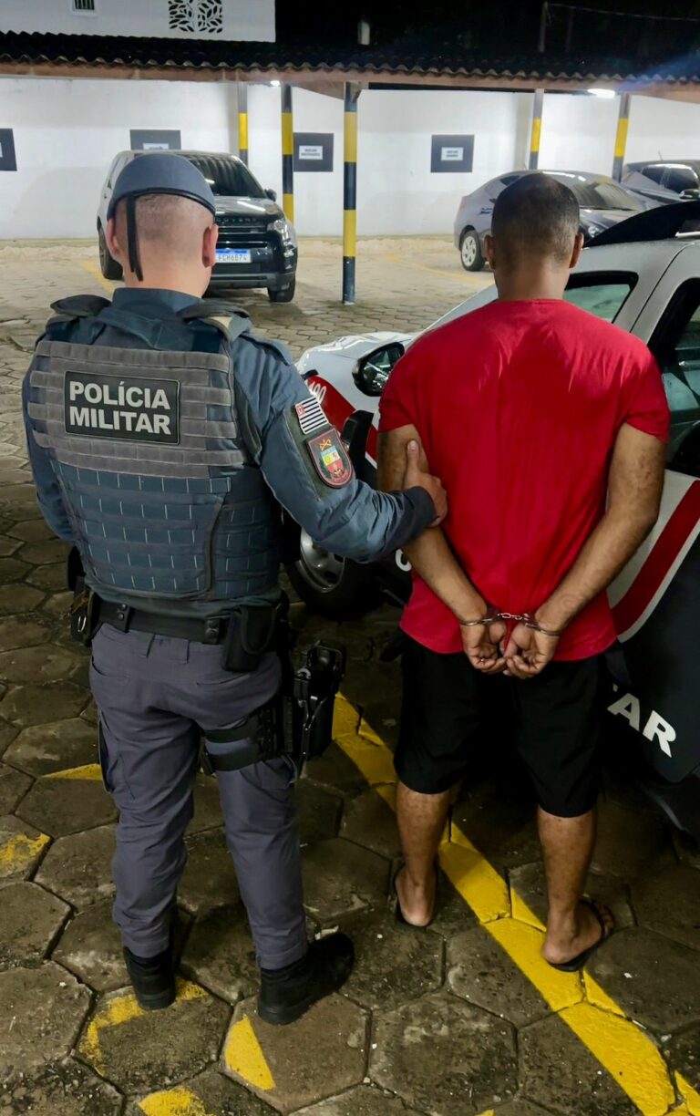 Foragido da Justiça é recapturado com cocaína após perseguição em Caraguatatuba