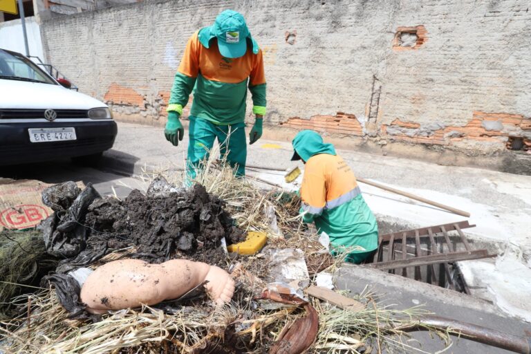 Em 40 dias, Prefeitura de Campinas retira 125 toneladas de lixo de bueiros