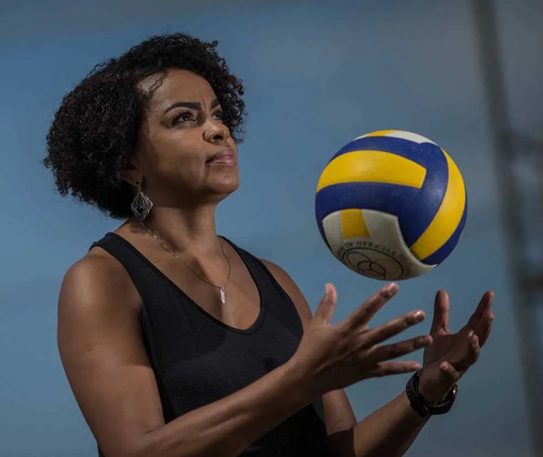 Ex-jogadora de vôlei Fofão participa de atividade no Sesc Taubaté neste domingo (25)