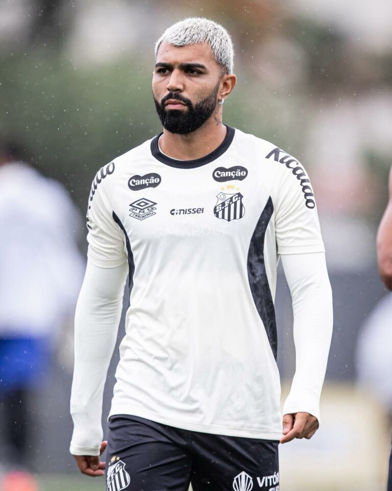 Gabigol treina e pode retornar no clássico contra o Corinthians