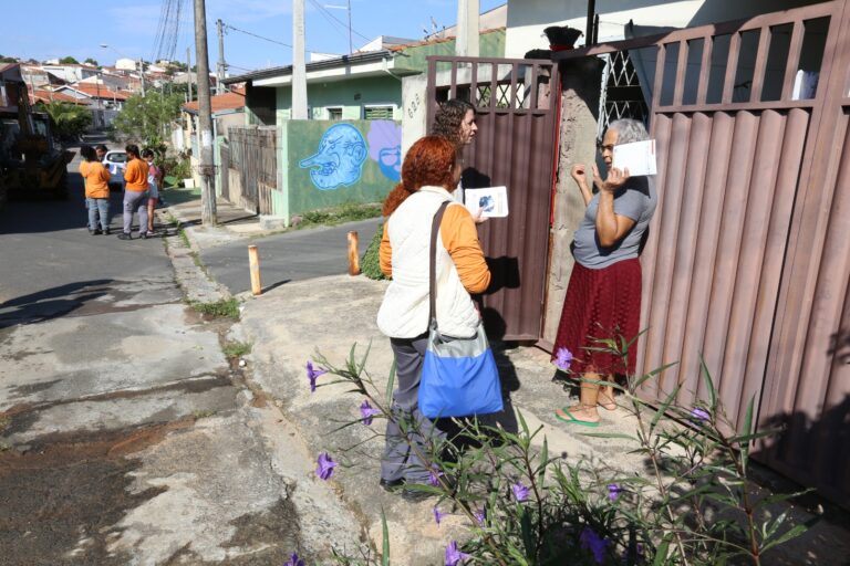 Mutirão contra a dengue recolhe lixo e orienta moradores em sete bairros de Campinas