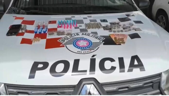 Adolescente é apreendido por tráfico de drogas em São José Adolescente é apreendido por tráfico de drogas em São José