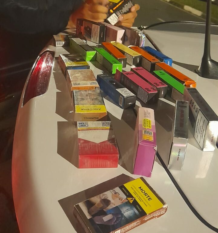 Ambulante é preso por comercialização de cigarros eletrônicos