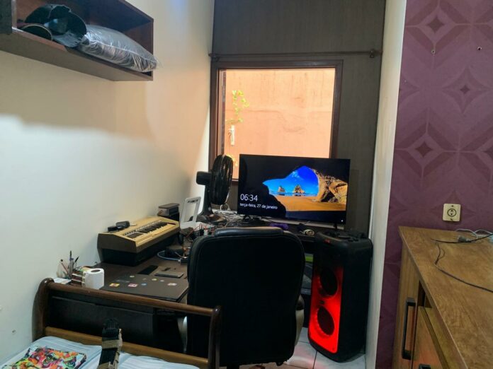 PF apreende computadores e celular em operação contra exploração sexual infantil em Ubatuba