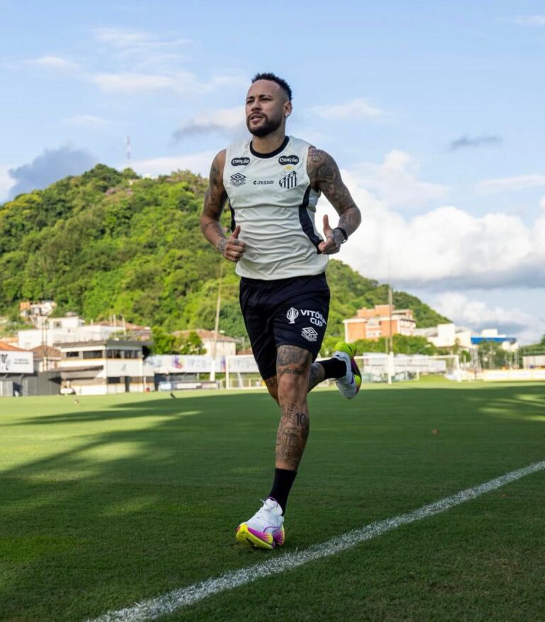 Neymar inicia transição física e se aproxima de retorno