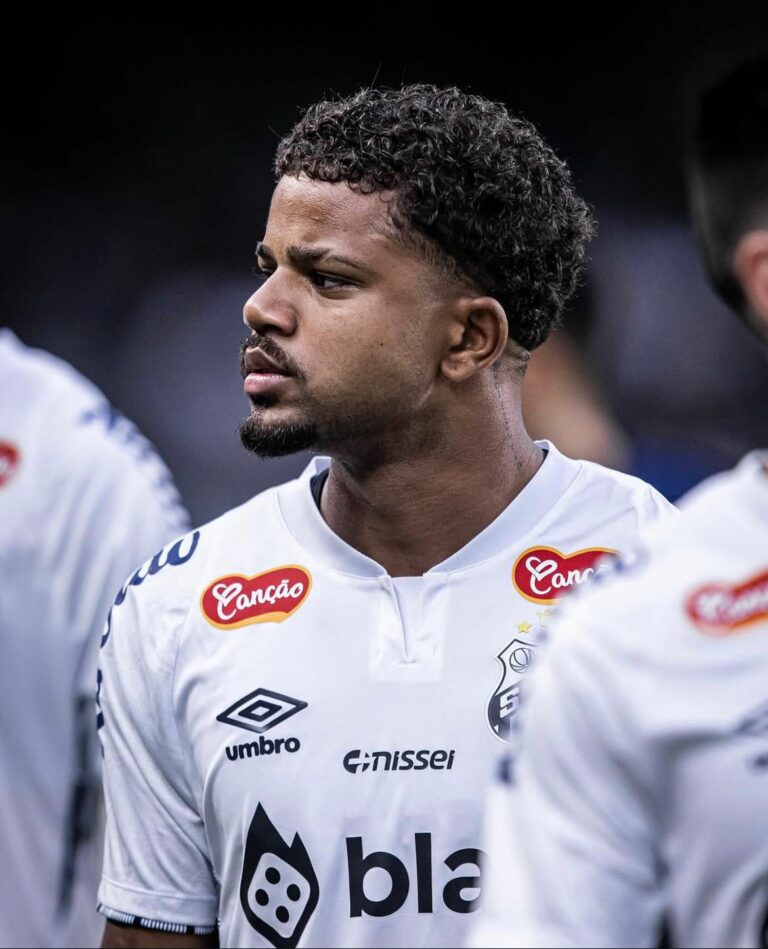 Santos acerta empréstimo de lateral para lanterna do Campeonato Paulista