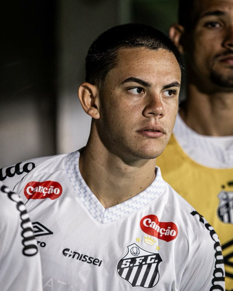 Santos negocia lateral com o futebol holandês; veja valores