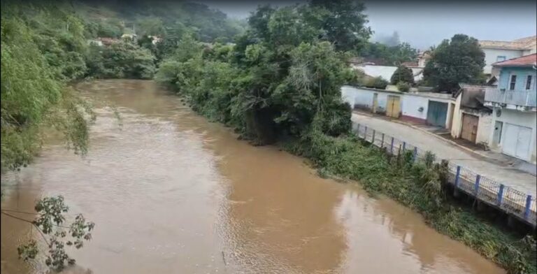 Rio Paraitinga baixa e São Luiz do Paraitinga não tem mais pontos de alagamento
