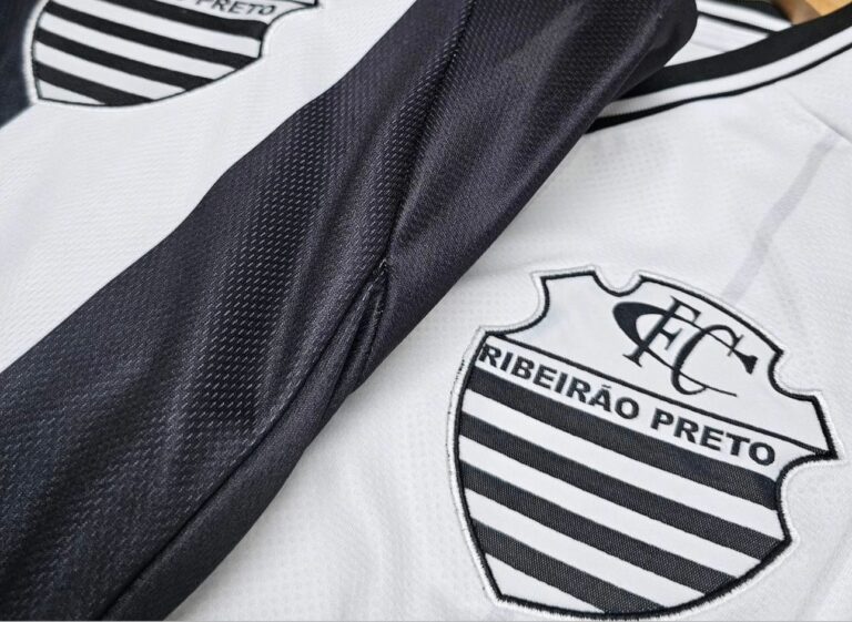 Comercial FC divulga novo uniforme para a temporada