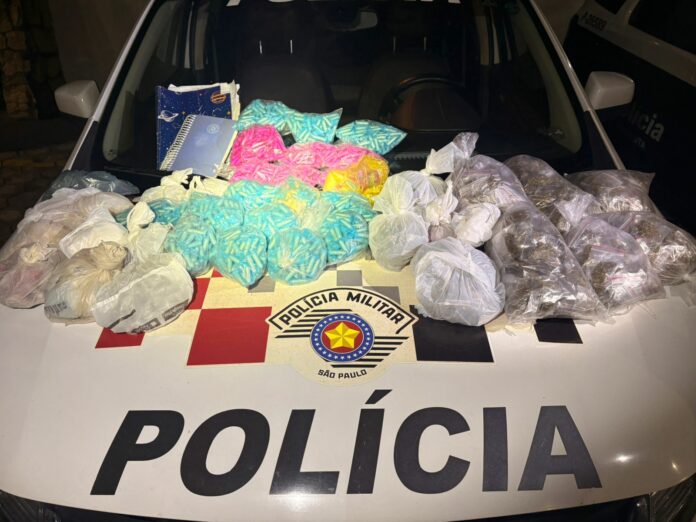 PM prende homem com mais de 7 kg de drogas em Guaratinguetá PM prende homem com mais de 7 kg de drogas em Guaratinguetá