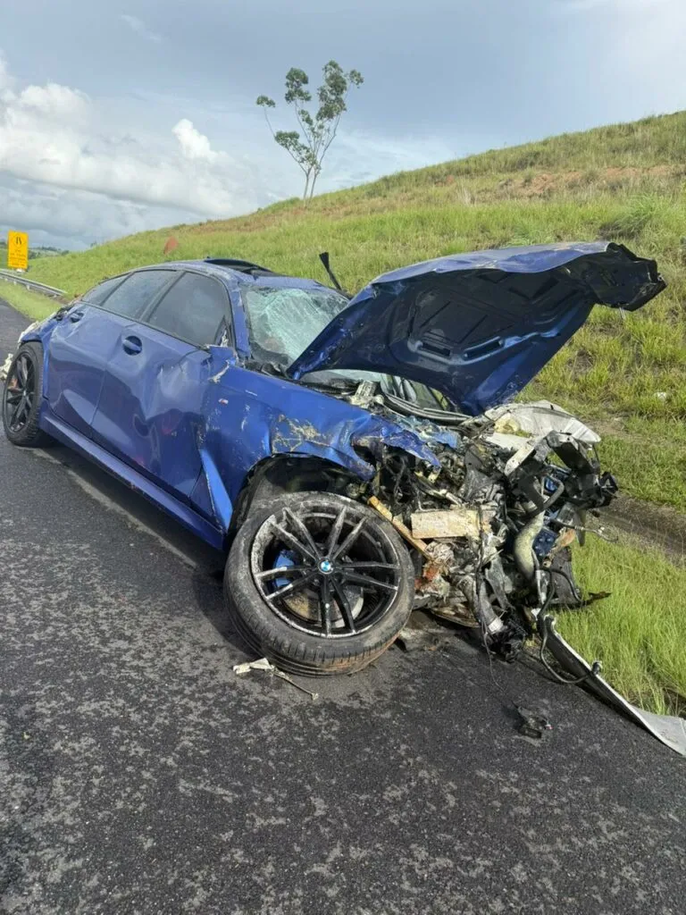 Capotamento na Rodovia Carvalho Pinto deixa pai morto e filha ferida em Jacareí