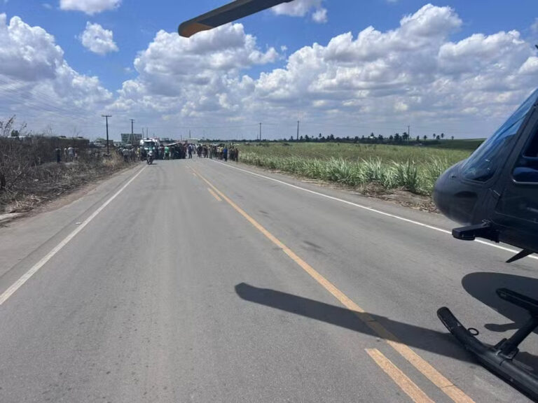 Acidente entre Juripiranga e Itambé deixa uma pessoa morta e quatro feridas