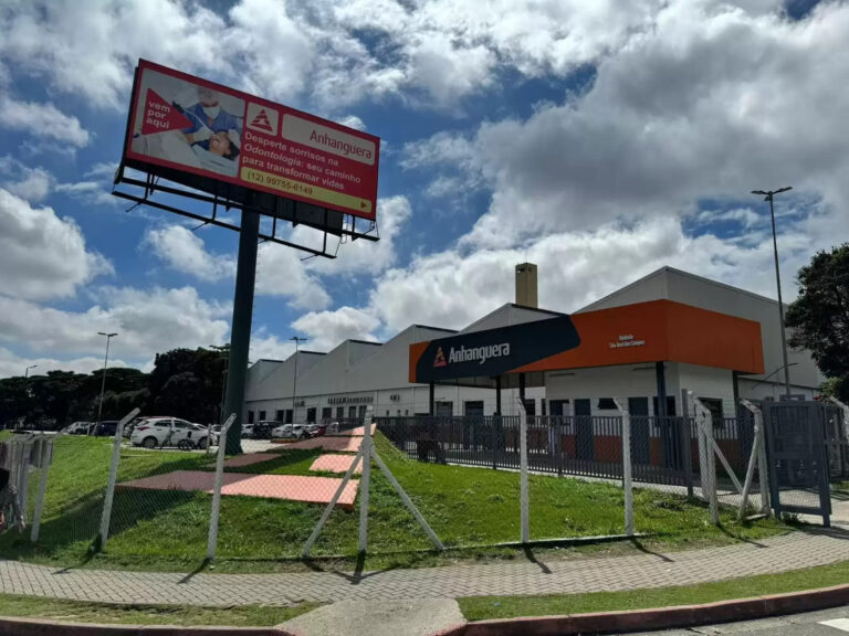 Faculdade promove "Feira de Profissões" gratuita em São José