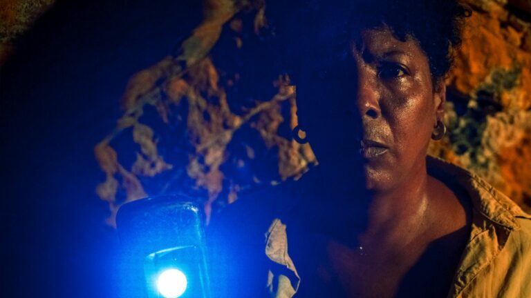 Aposta brasileira no Festival de Roterdã, “Yellow Cake”, de Tiago Melo, divulga cartaz