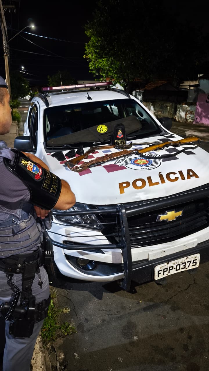 Homem é preso com arsenal de armas escondido em chácara