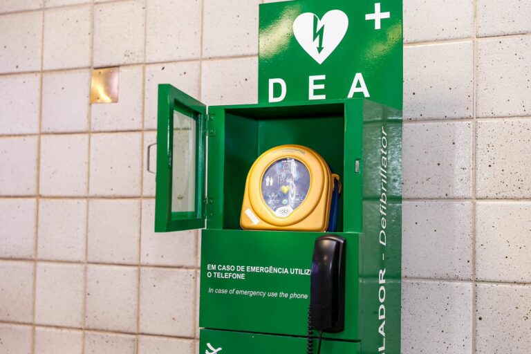 Bruna Henares: “DEA em aeroportos é essencial para salvar vidas e garantir segurança aos passageiros”