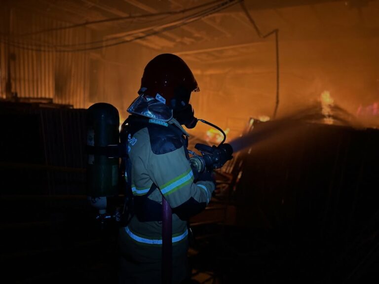 Família escapa ilesa após incêndio destruir apartamento em João Pessoa