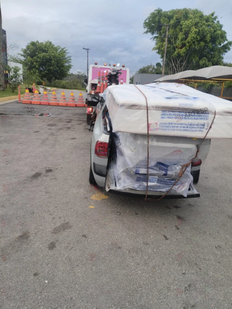 Motociclista morre após ser atingido por colchão que se desprendeu de veículo na Rodovia dos Imigrantes