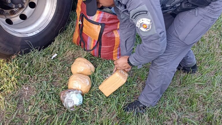 Polícia prende mulher grávida e bolivianos com mais de 10 kg de cocaína