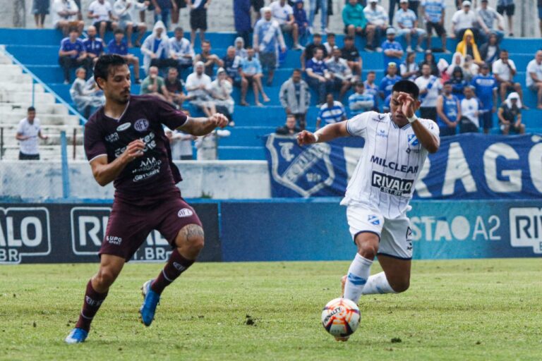 Taubaté perde para a Ferroviária em casa e segue no Z-2 da Série A2 do Paulista