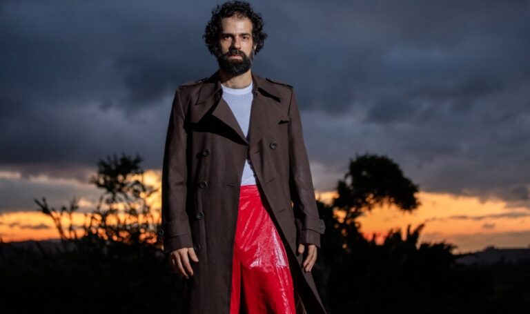 Felipe Antunes apresenta álbum “Embarcação” no Sesc Consolação em SP