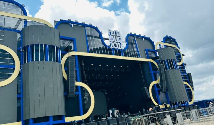 A Festa da Luz 2026 teve início na terça-feira (27) e segue até o dia 2 de fevereiro, reunindo atividades religiosas, culturais e musicais