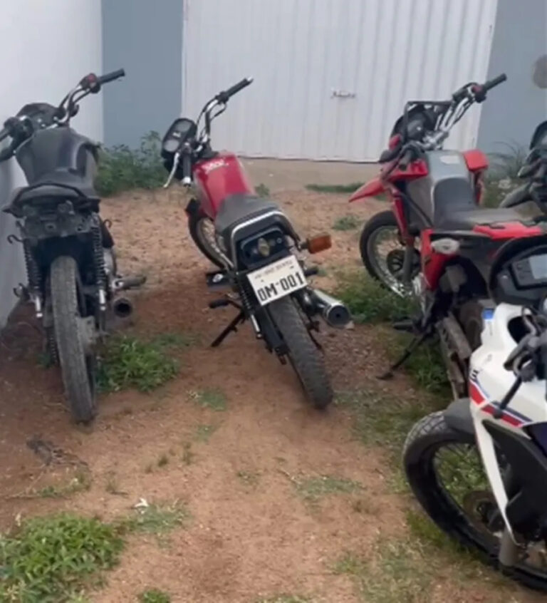 Suspeitos invadem delegacia e furtam sete motocicletas em São Bento