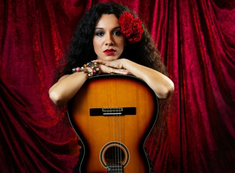 “Gal, o Musical” estreia em SP e celebra a vida e a obra de uma das maiores vozes da música popular brasileira e ícone do Tropicalismo