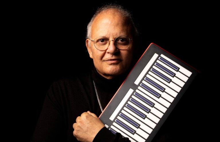 Guilherme Arantes atravessa o tempo em “Interdimensional” e reafirma sua genialidade aos 50 anos de carreira