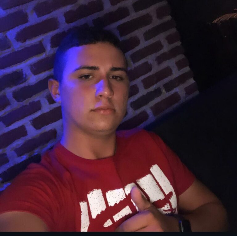 Passageiro é morto a tiros após carro ser interceptado em rodovia no Sertão da Paraíba