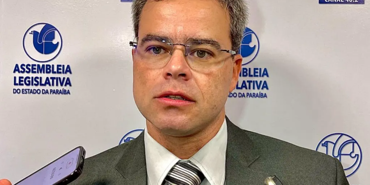 Líder da oposição prevê derrubada de veto sobre emendas impositivas na ALPB