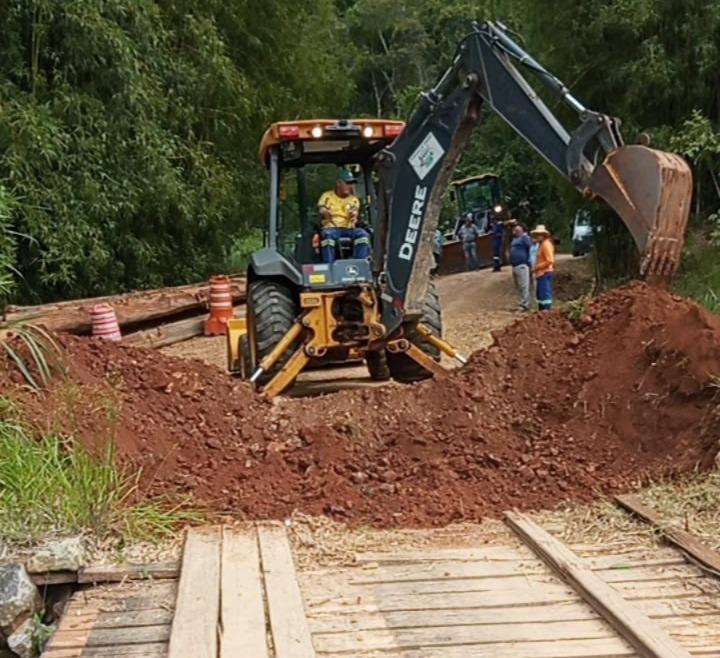 Ponte da Estrada da Graminha, em Taubaté, é interditada para reforma; veja alternativas