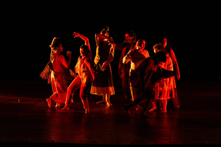 Cia Samba da Vida encena espetáculo sobre folclore e cultura popular em Campinas