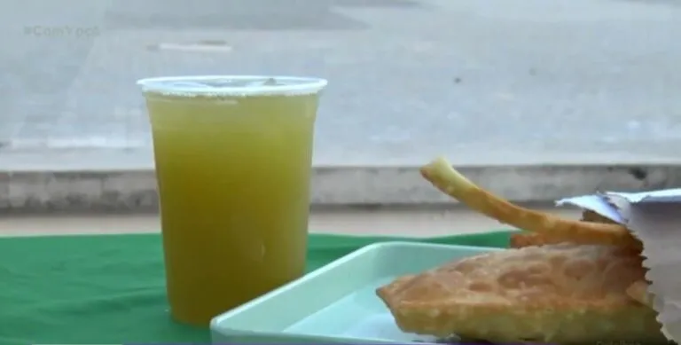 Pastel de arraia com caldo de cana