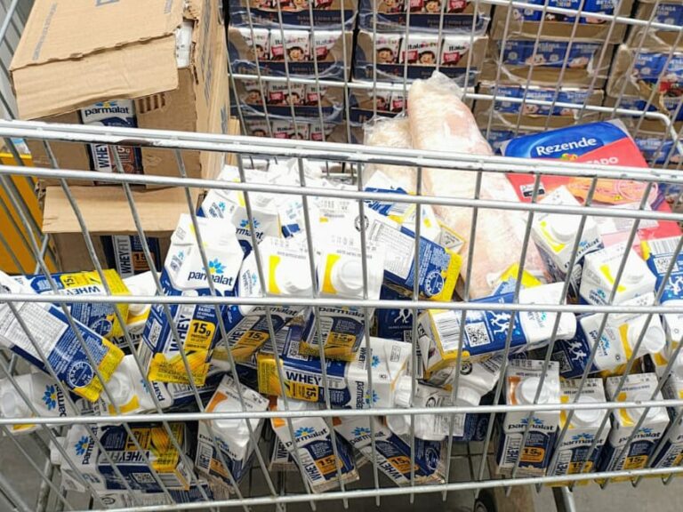 Produtos vencidos há mais de 30 dias são apreendidos em supermercado de Campina Grande