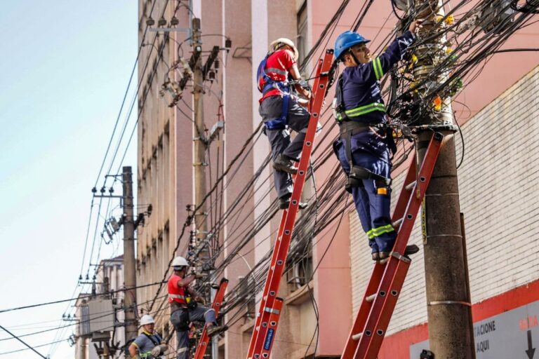Regularização de fios soltos de telecomunicações é iniciada em avenidas da região Norte