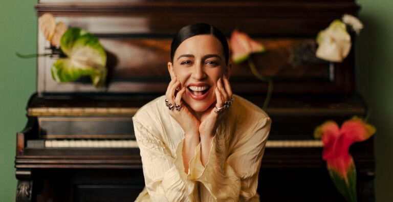 Roberta Sá volta aos palcos com “Tudo Que Cantei Sou”