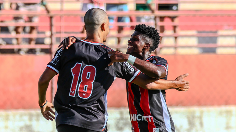 De virada, Botafogo vence o Santa Cruz na estreia da Copinha